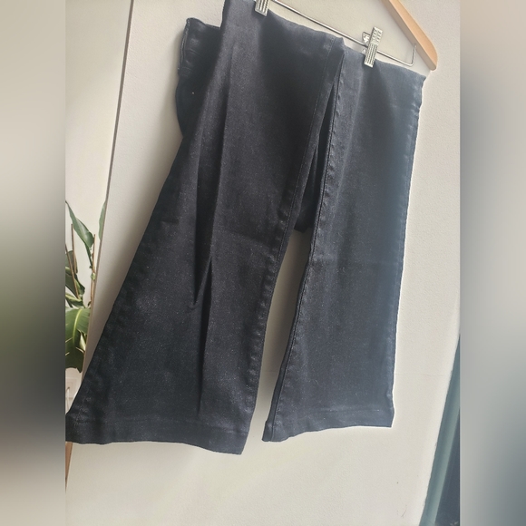 AG high rise slim fit flare jeans, size 25 - Picture 2 of 3